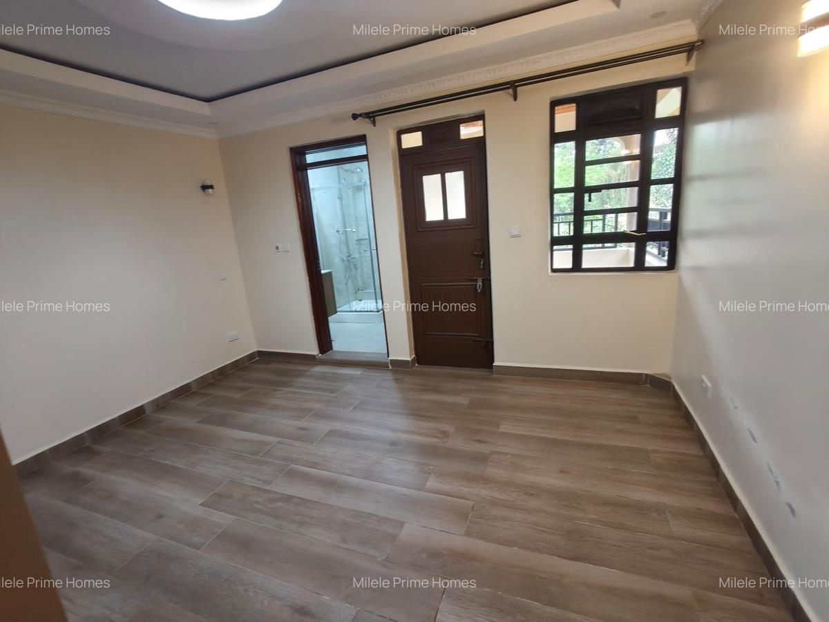 6 Bed Villa with En Suite at New Kitisuru - 11