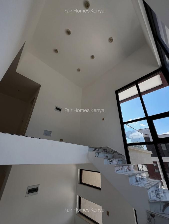 5 Bed Townhouse with En Suite at Lavington Green - 14