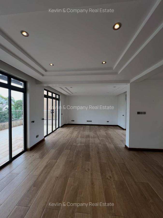 5 Bed Townhouse with En Suite in Lavington - 1