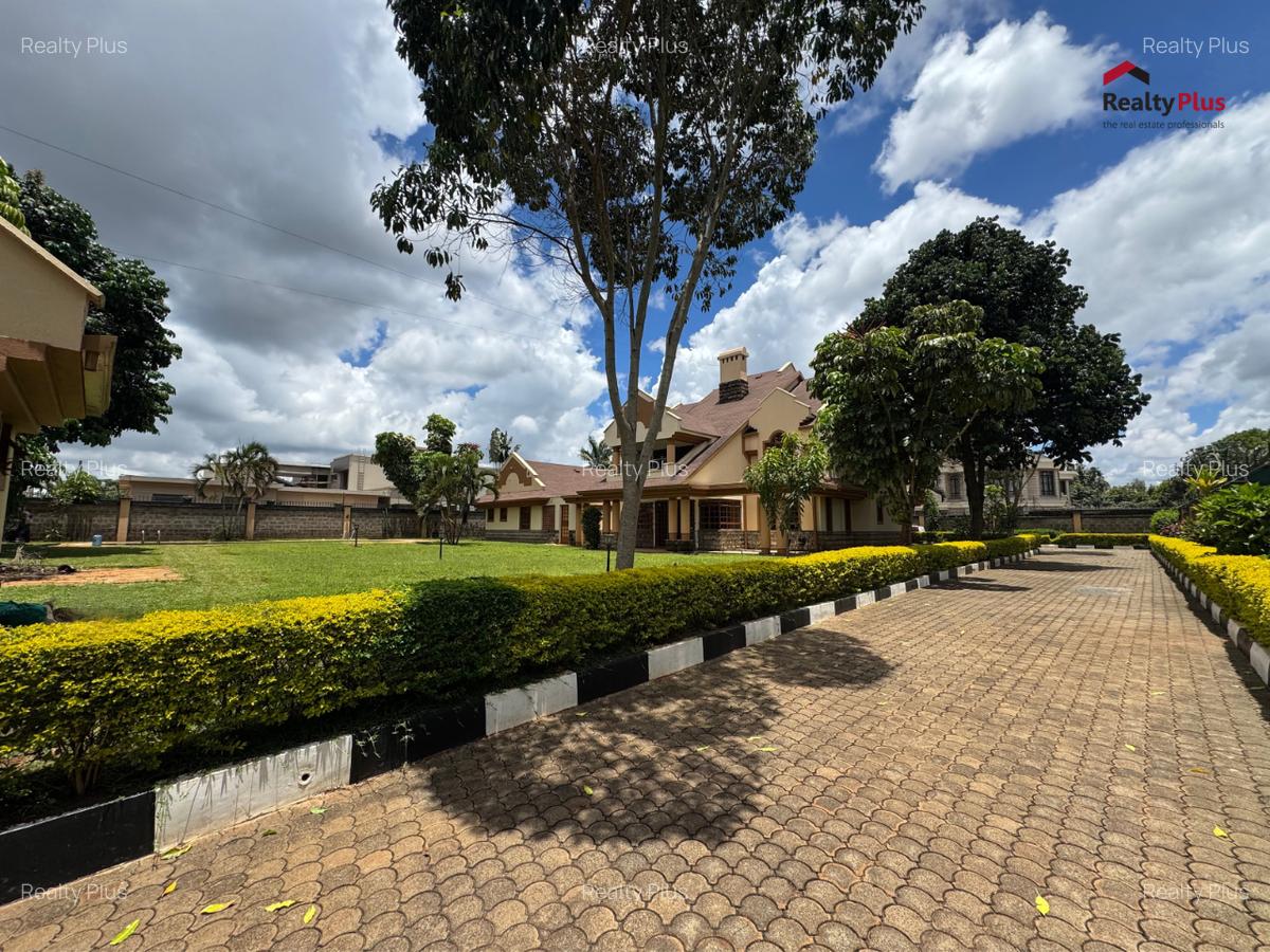 5 Bed Townhouse with En Suite in Runda - 3