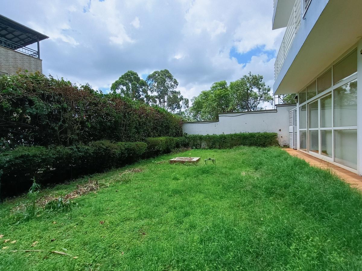 5 Bed Townhouse with En Suite in Lavington - 12