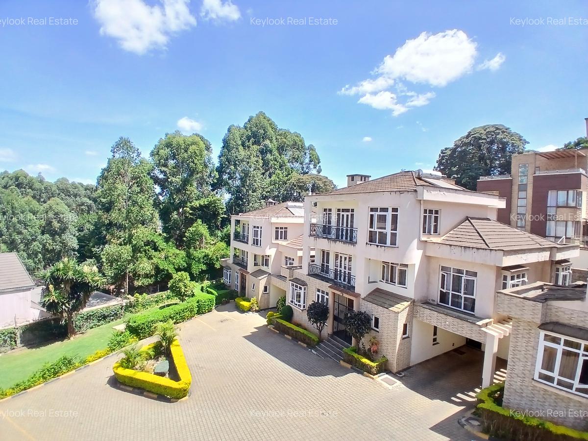 5 Bed Townhouse with En Suite at Lavington Green - 5