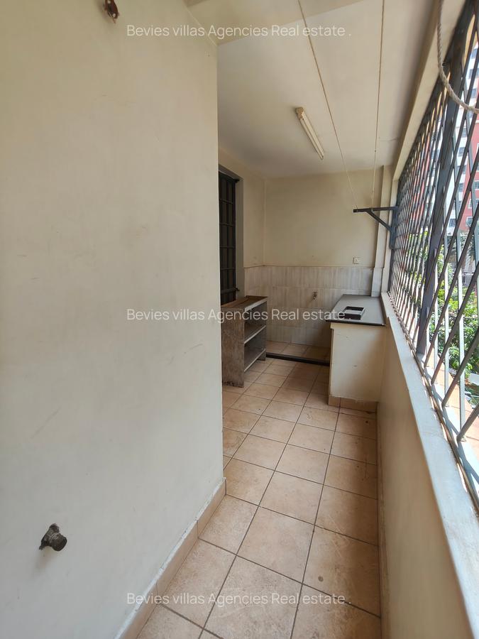 3 Bed Apartment with En Suite at Parklands - 14