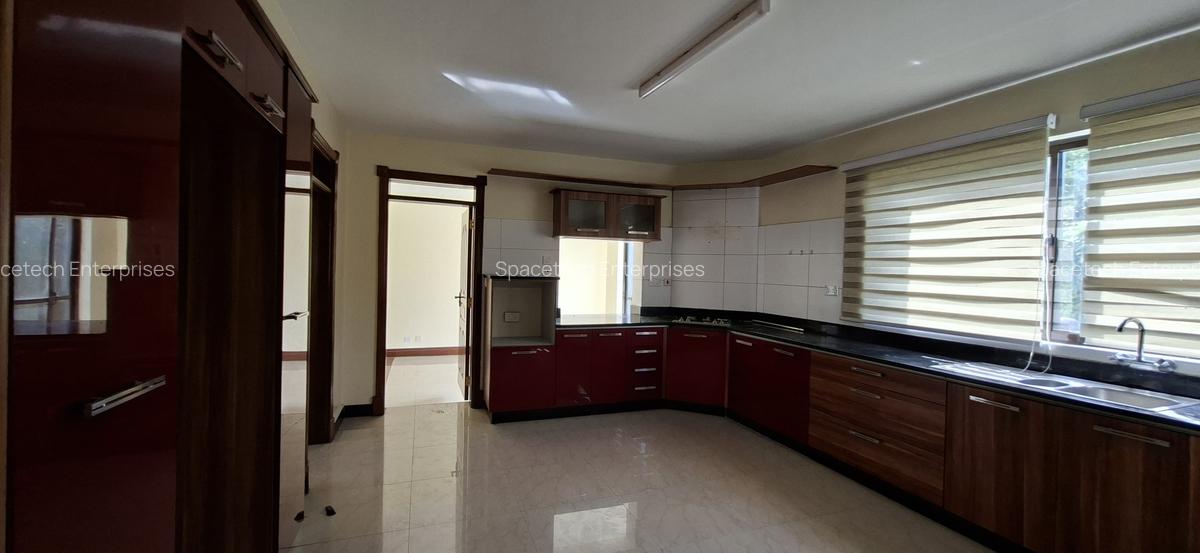 5 Bed Townhouse with En Suite in Westlands Area - 9
