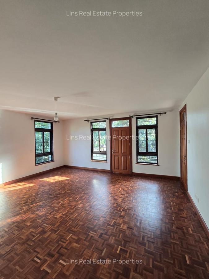 5 Bed Townhouse with En Suite in Lavington - 12