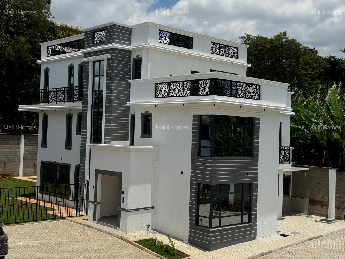 5 Bed Townhouse with En Suite in Lavington - 1