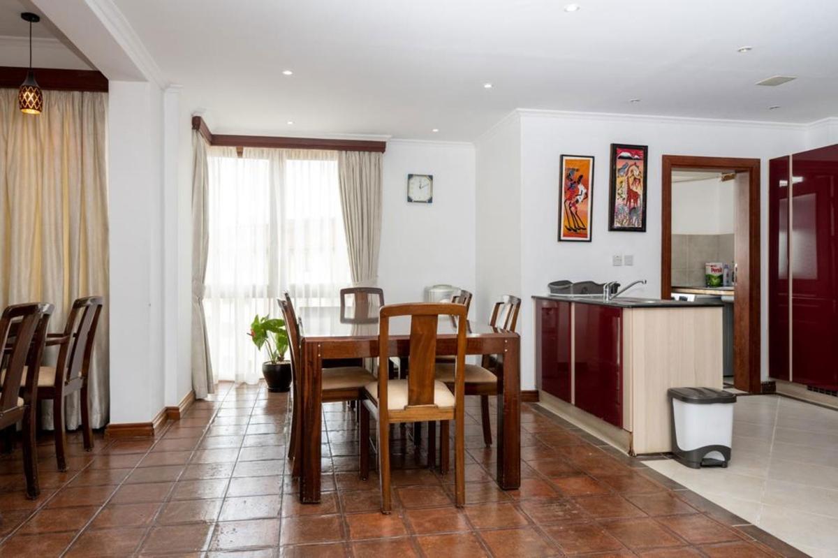 3 Bed Apartment with En Suite in Upper Hill - 6