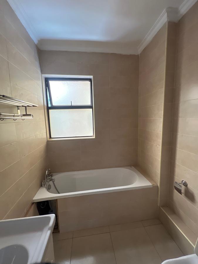 3 Bed Apartment with En Suite at Lavington - 14