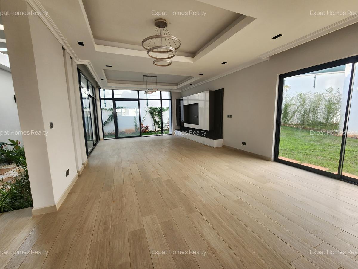 5 Bed Villa with En Suite in Lavington - 12