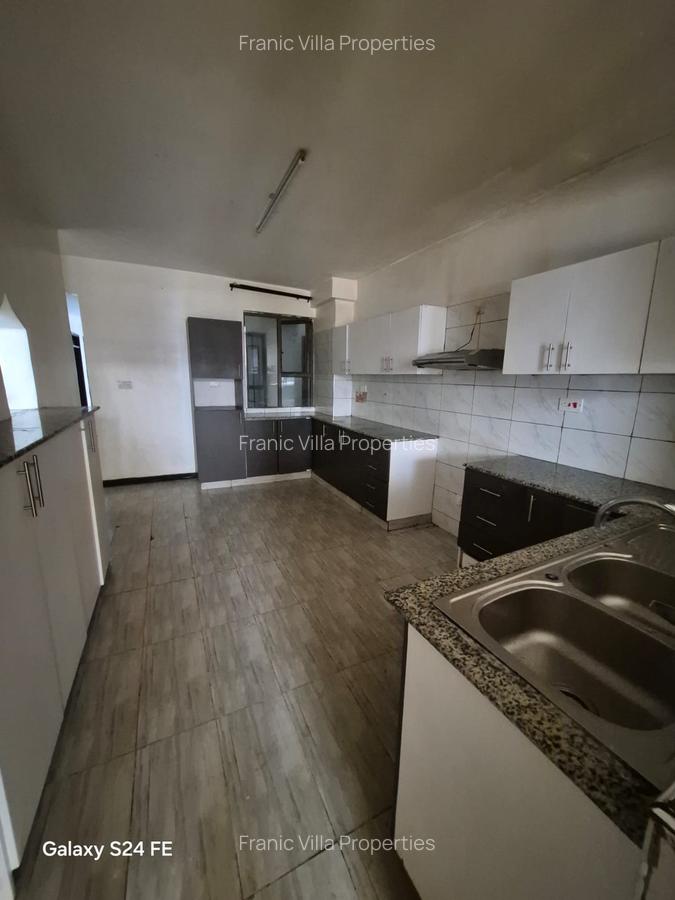 4 Bed Apartment with En Suite at Parklands - 1