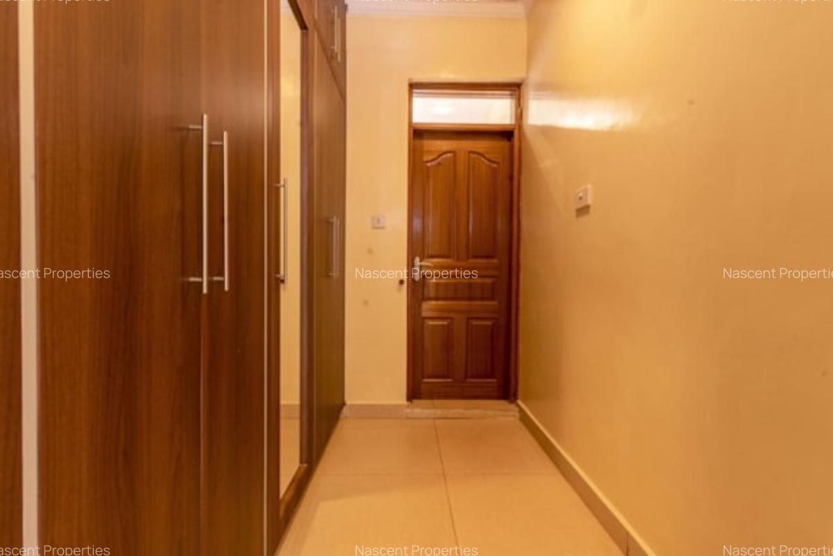 4 Bed House with En Suite in Runda - 11