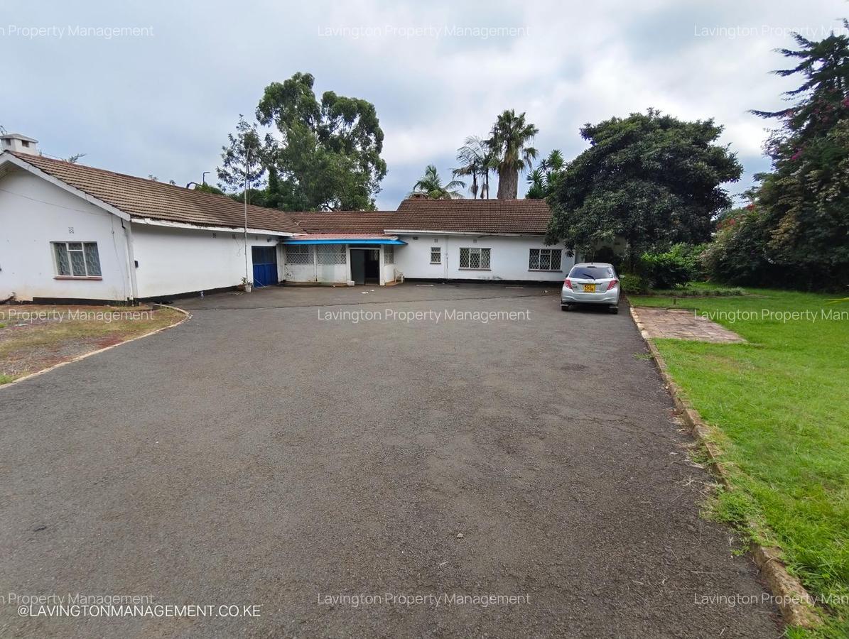 Office with Fibre Internet at Lavington Green - 1