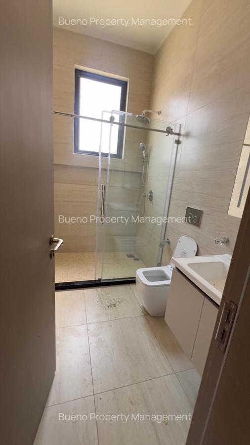 5 Bed Townhouse with En Suite in Lavington - 13