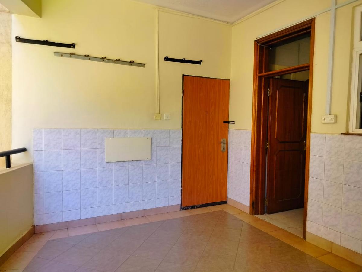 4 Bed Apartment with En Suite in Rhapta Road - 6