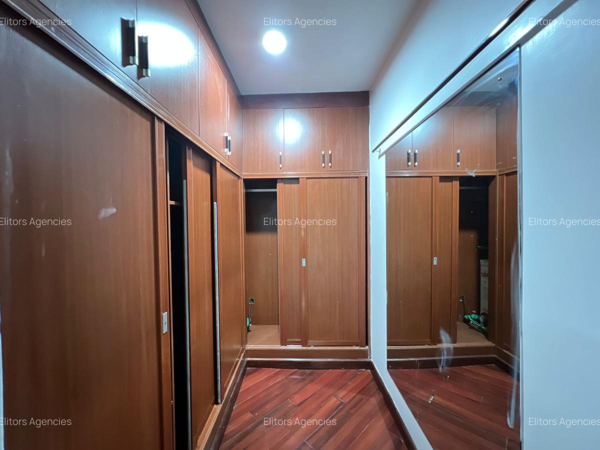 5 Bed Townhouse with En Suite at Convent Drive - 17