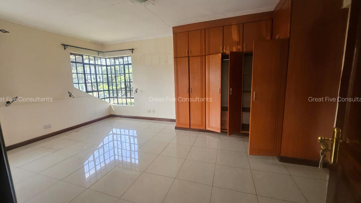 5 Bed Villa with En Suite in Runda - 11