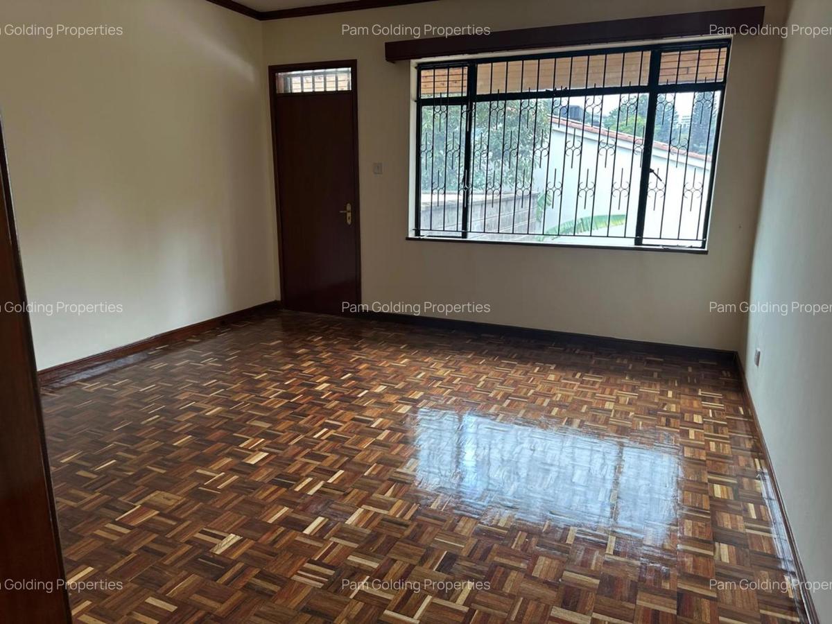 5 Bed Townhouse with En Suite in Westlands Area - 9