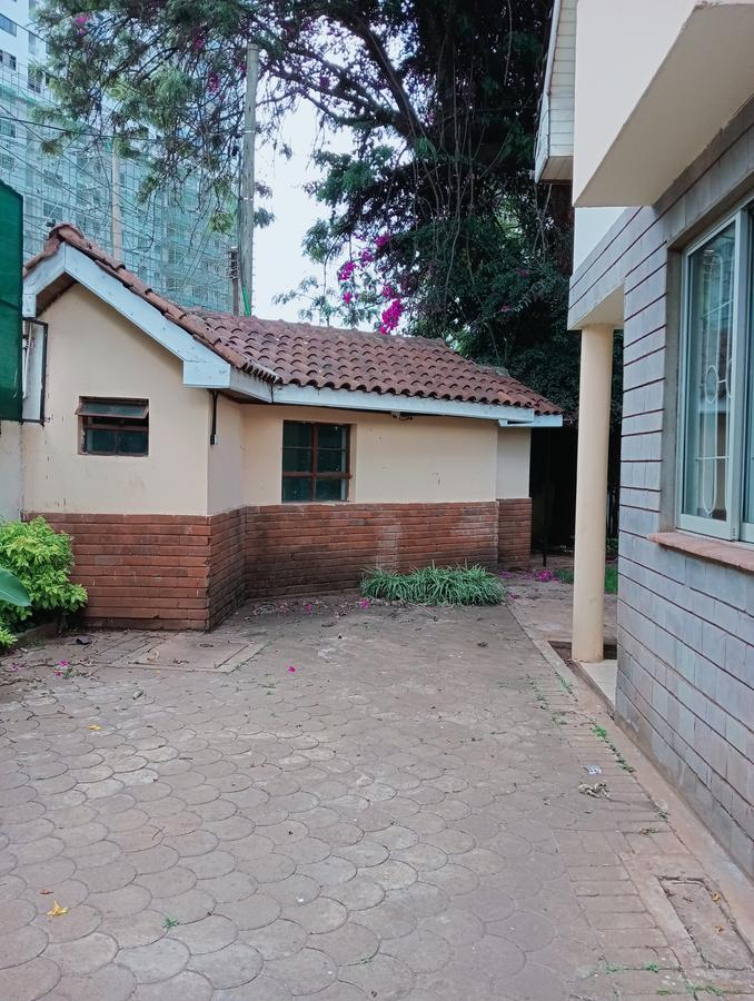 5 Bed Townhouse with En Suite at Kileleshwa - 11