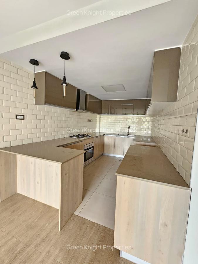 Serviced 2 Bed Apartment with En Suite in Riverside - 4