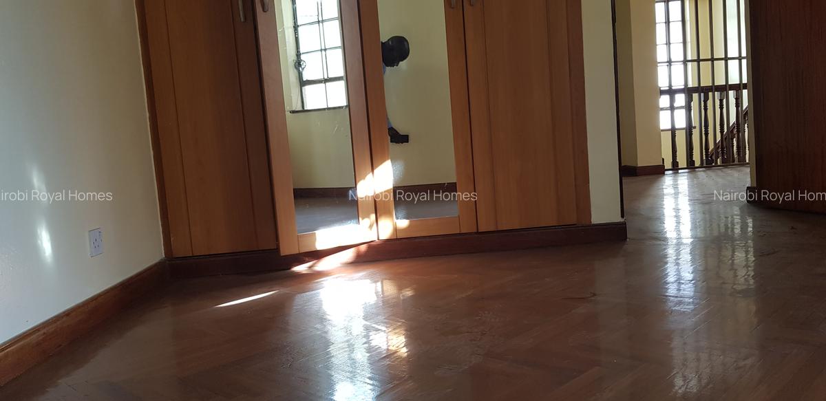5 Bed House with En Suite at Off James Gichuru Drive - 9