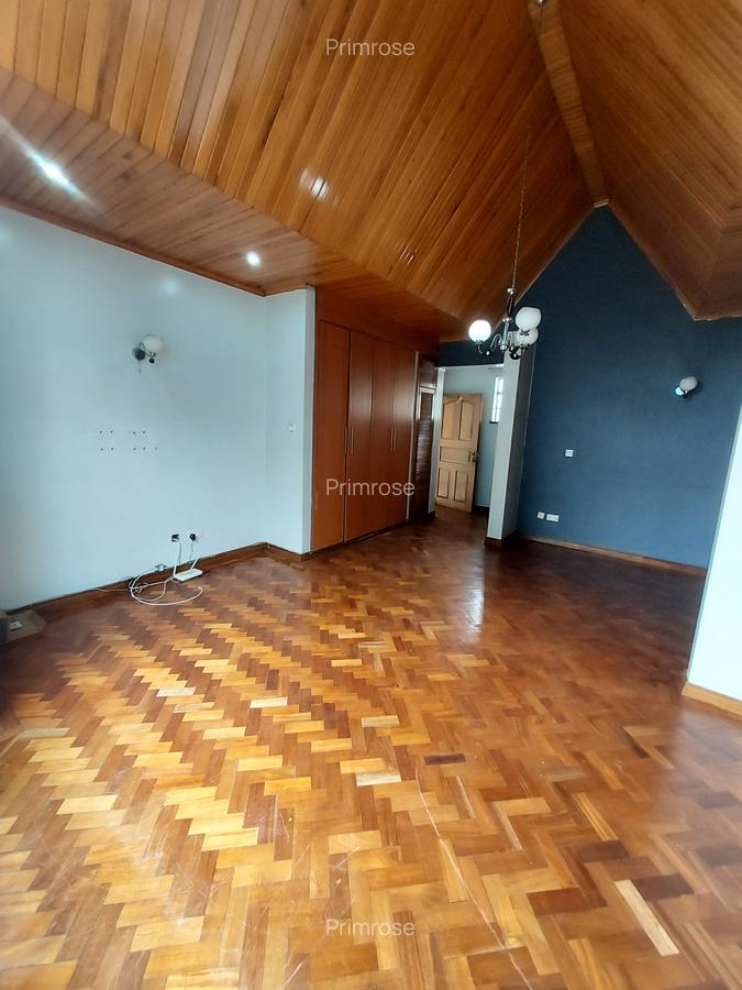 Studio Apartment with Swimming Pool in Kilimani - 4