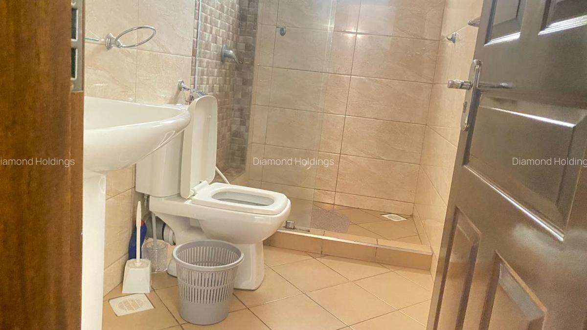 Serviced 2 Bed Apartment with En Suite at Brookside - 6