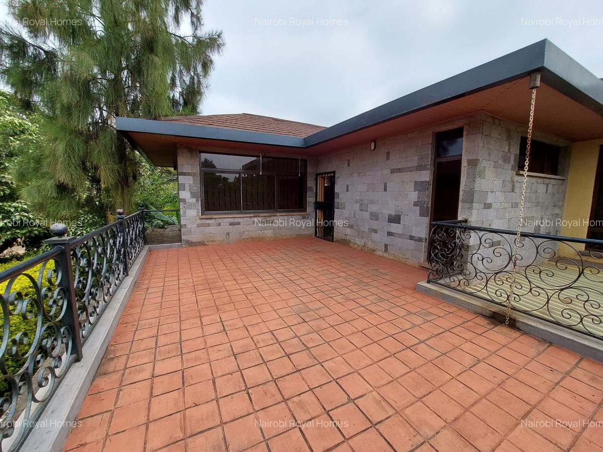 5 Bed Townhouse with En Suite at Runda Mumwe - 15