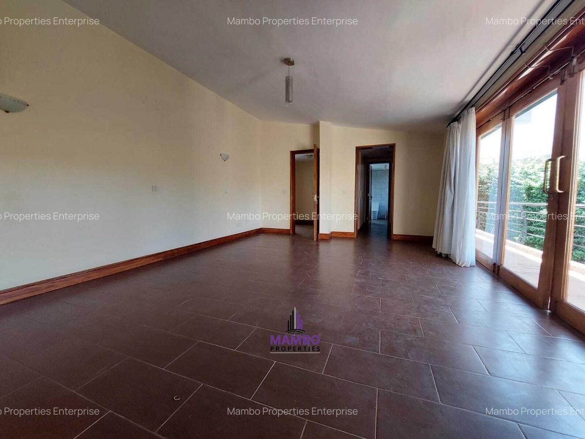 4 Bed House with En Suite at Eagle Park - 10