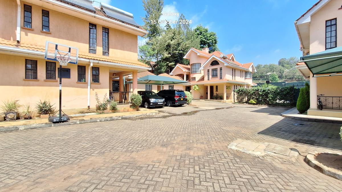 5 Bed Townhouse with En Suite at Chalbi Drive - 1