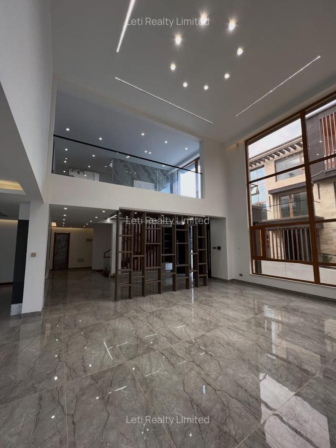 6 Bed Townhouse with En Suite in Lavington - 4