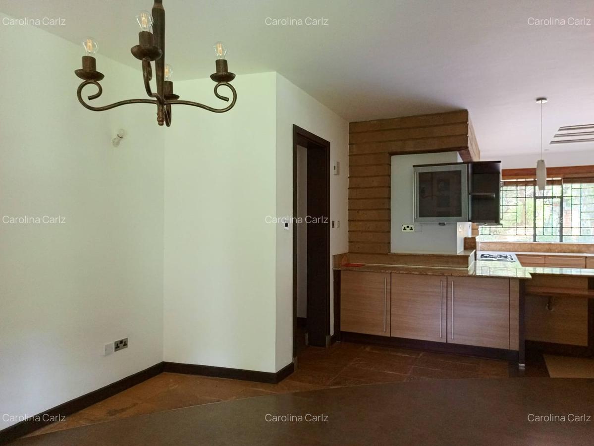 4 Bed House with En Suite in Lake View - 11