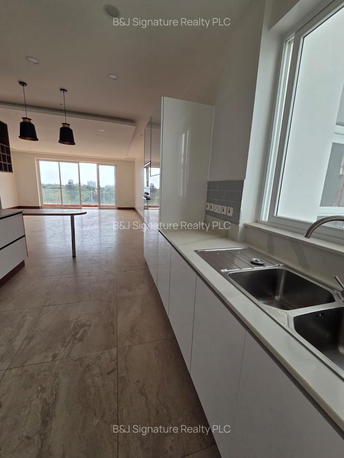 3 Bed Apartment with En Suite in Parklands - 1