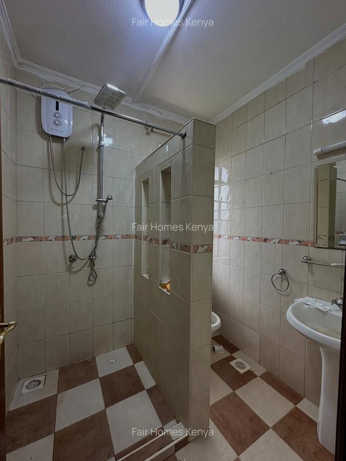 4 Bed House with En Suite at Lavington Mall - 10
