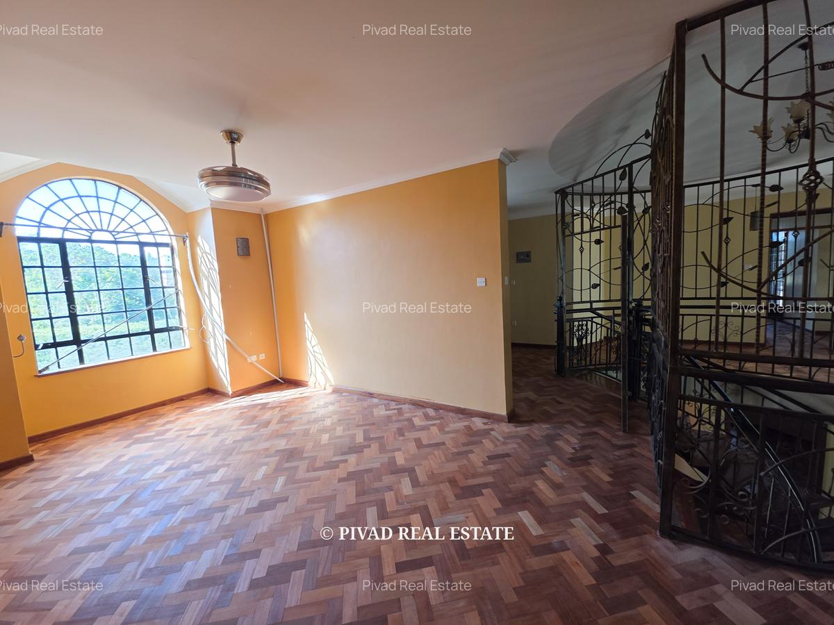 5 Bed House with En Suite in Runda - 7