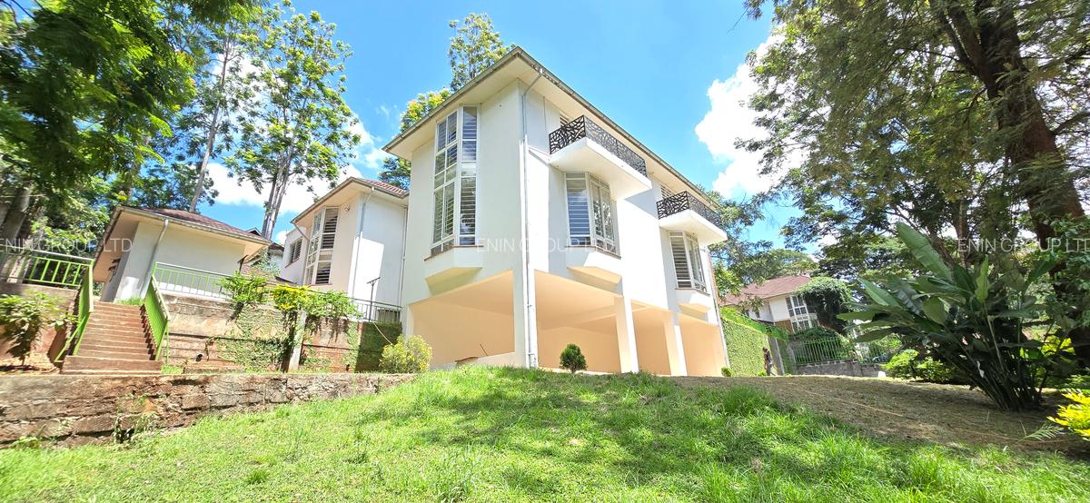 5 Bed Townhouse with En Suite at Lone Tree - 17