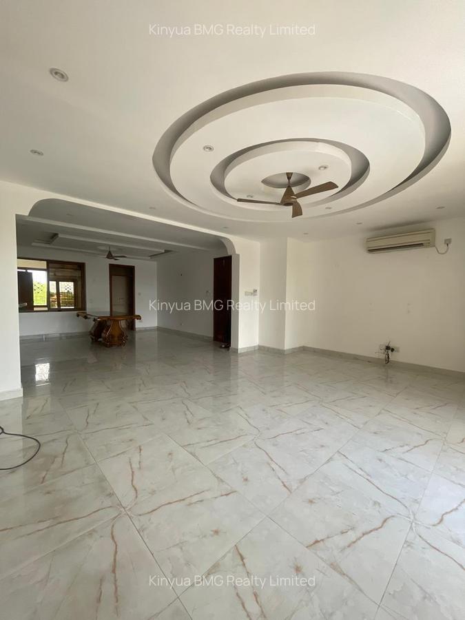Serviced 3 Bed Apartment with En Suite in Nyali Area - 10