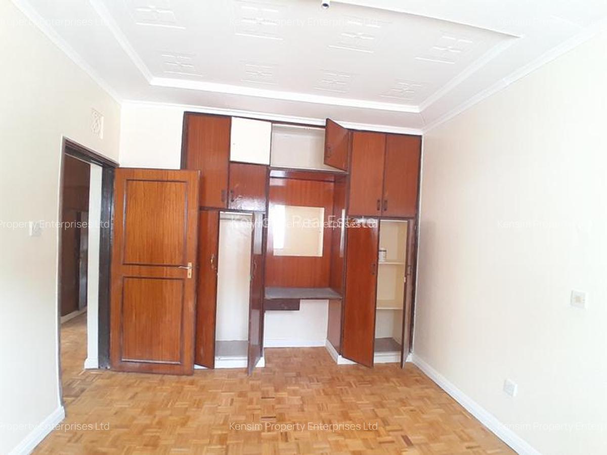 5 Bed Townhouse with En Suite in Lavington - 6