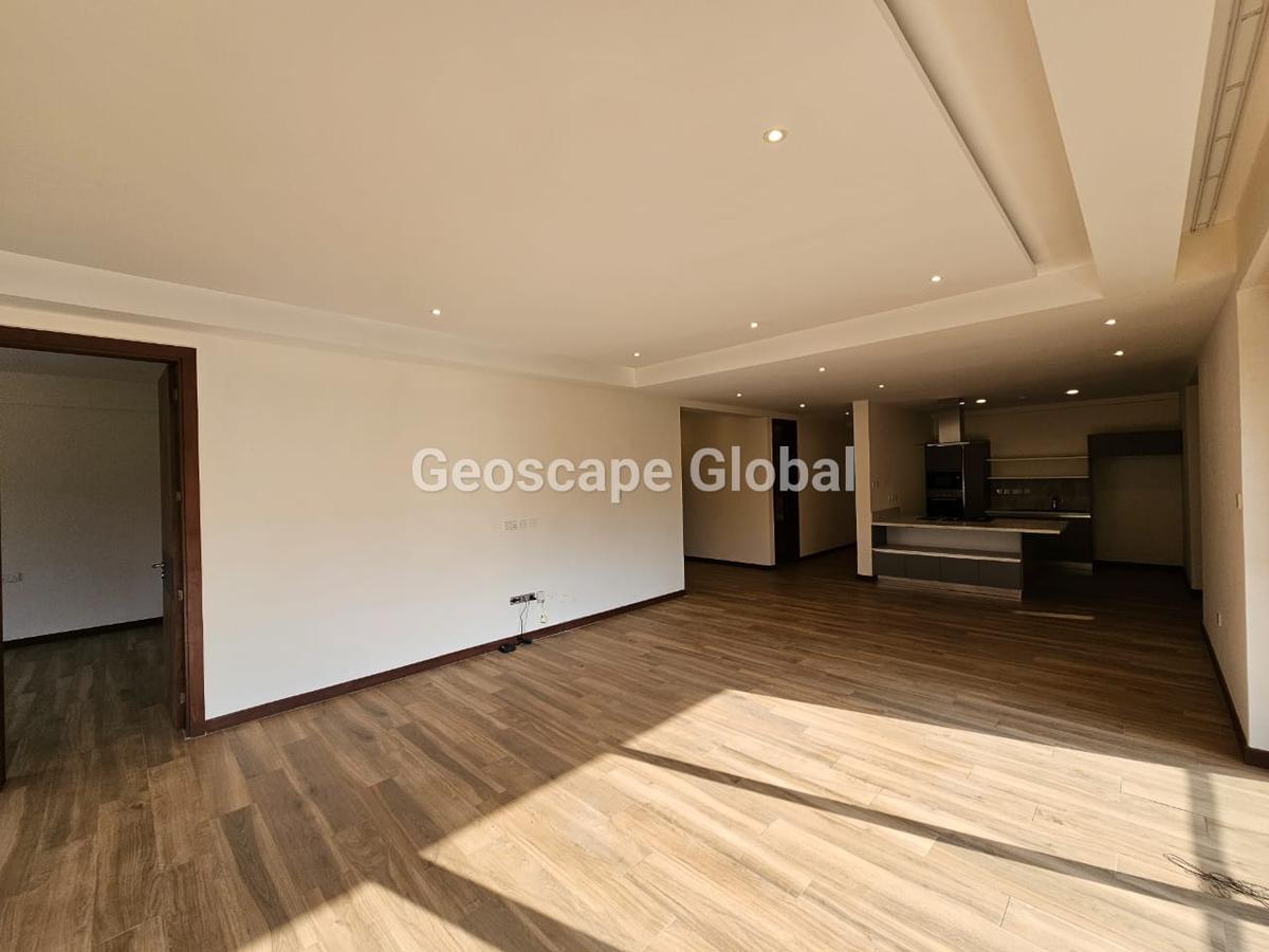 3 Bed Apartment with En Suite in Spring Valley - 14