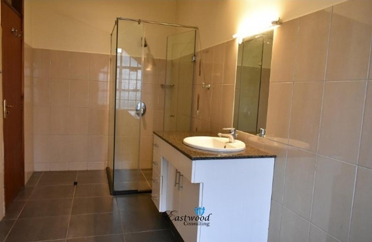 2 Bed Apartment with En Suite at Mogotio Road - 6