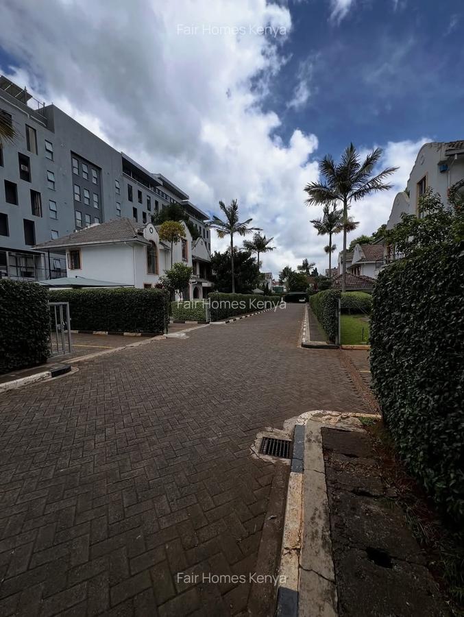 5 Bed Townhouse with En Suite at Lavington Green - 1
