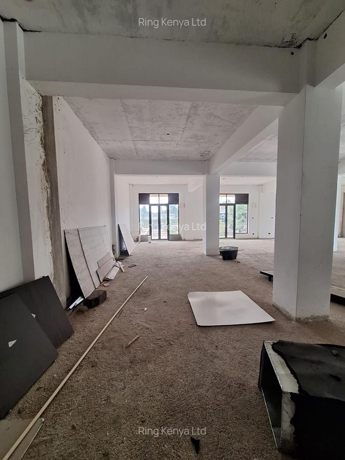 1,532 ft² Commercial Property with Service Charge Included in Thome - 13