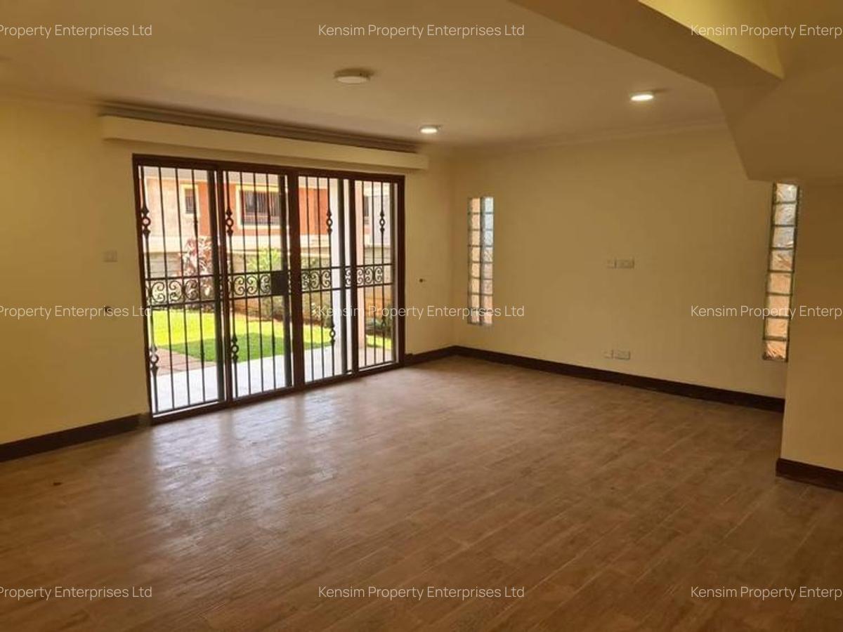 5 Bed Townhouse with En Suite in Spring Valley - 10