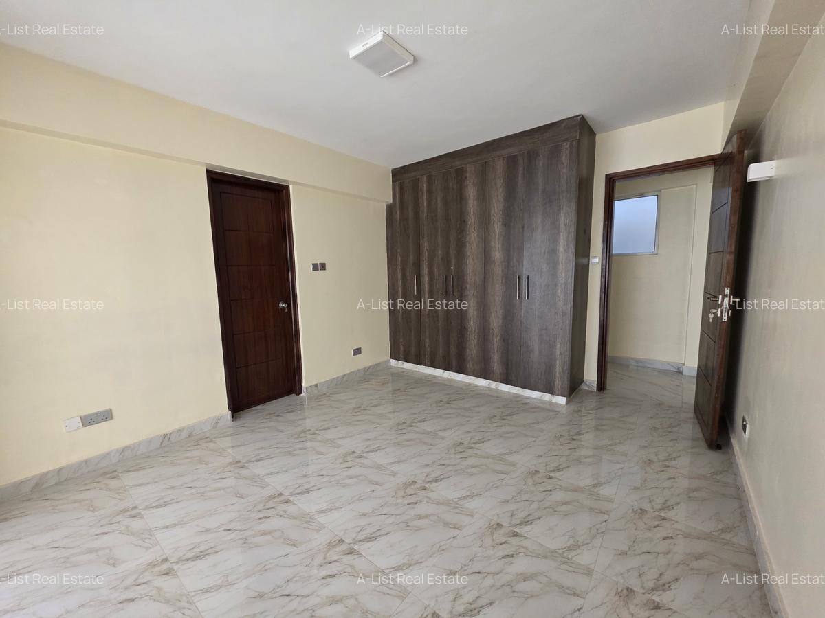 4 Bed Apartment with En Suite at 4Th Parklands - 7