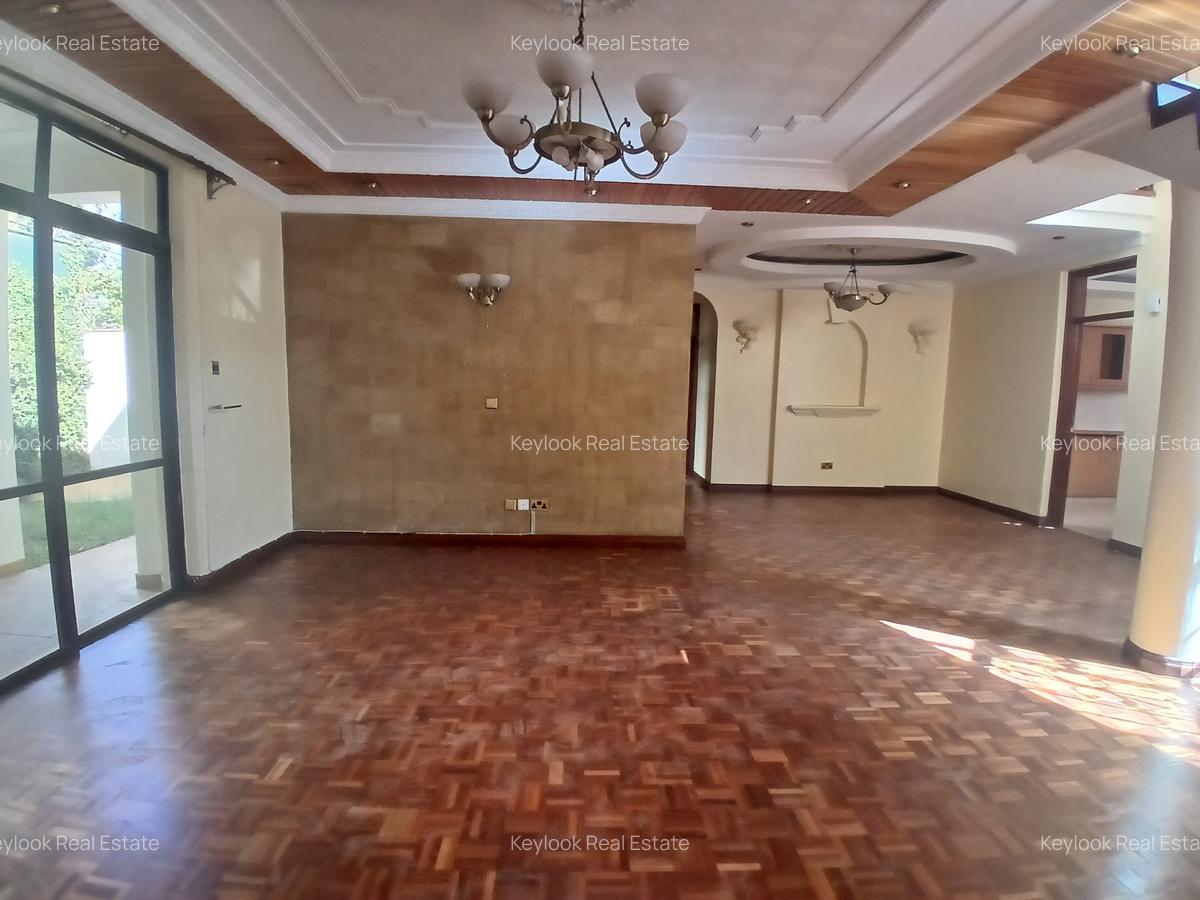 4 Bed Townhouse with En Suite at Lavington - 10