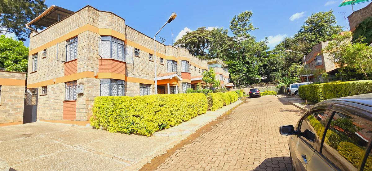 4 Bed Townhouse with En Suite at Off Convent Drive - 4