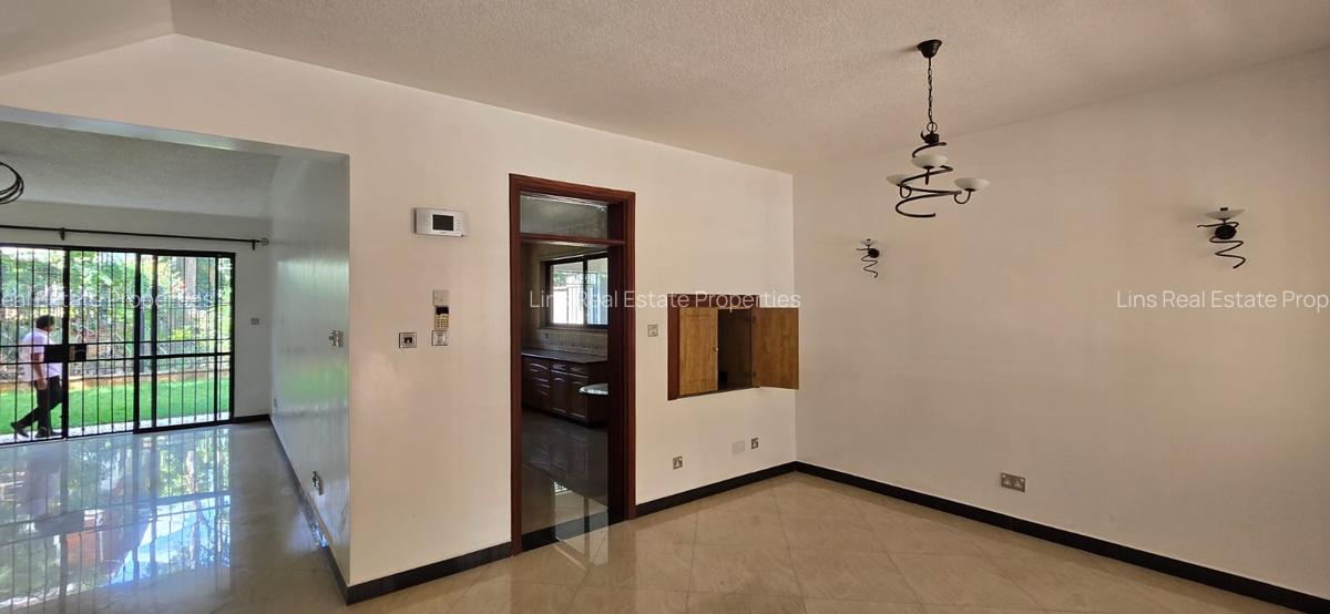 4 Bed Townhouse with En Suite in Brookside - 5