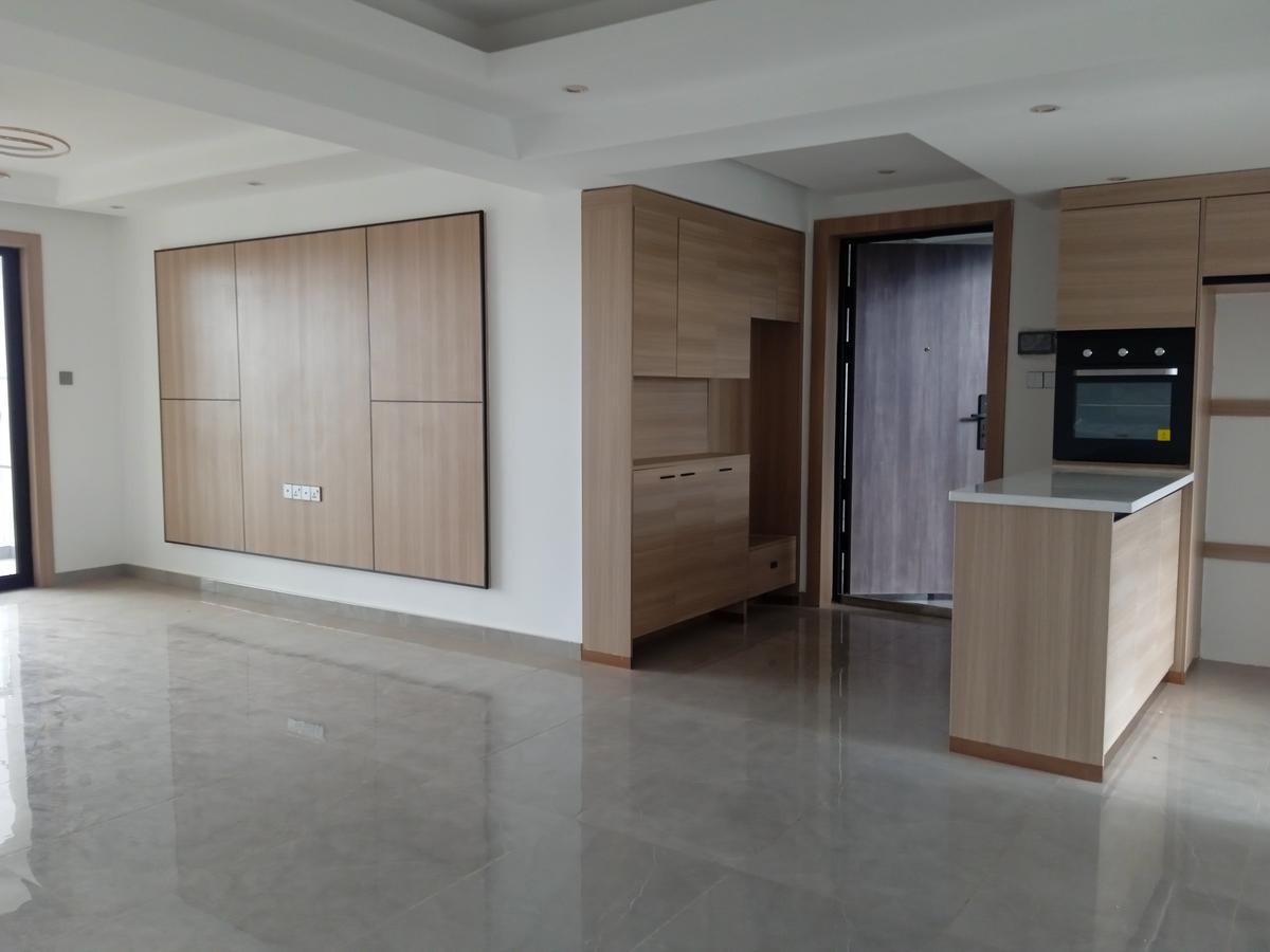 Serviced 3 Bed Apartment with En Suite at Riverside Drive. - 5