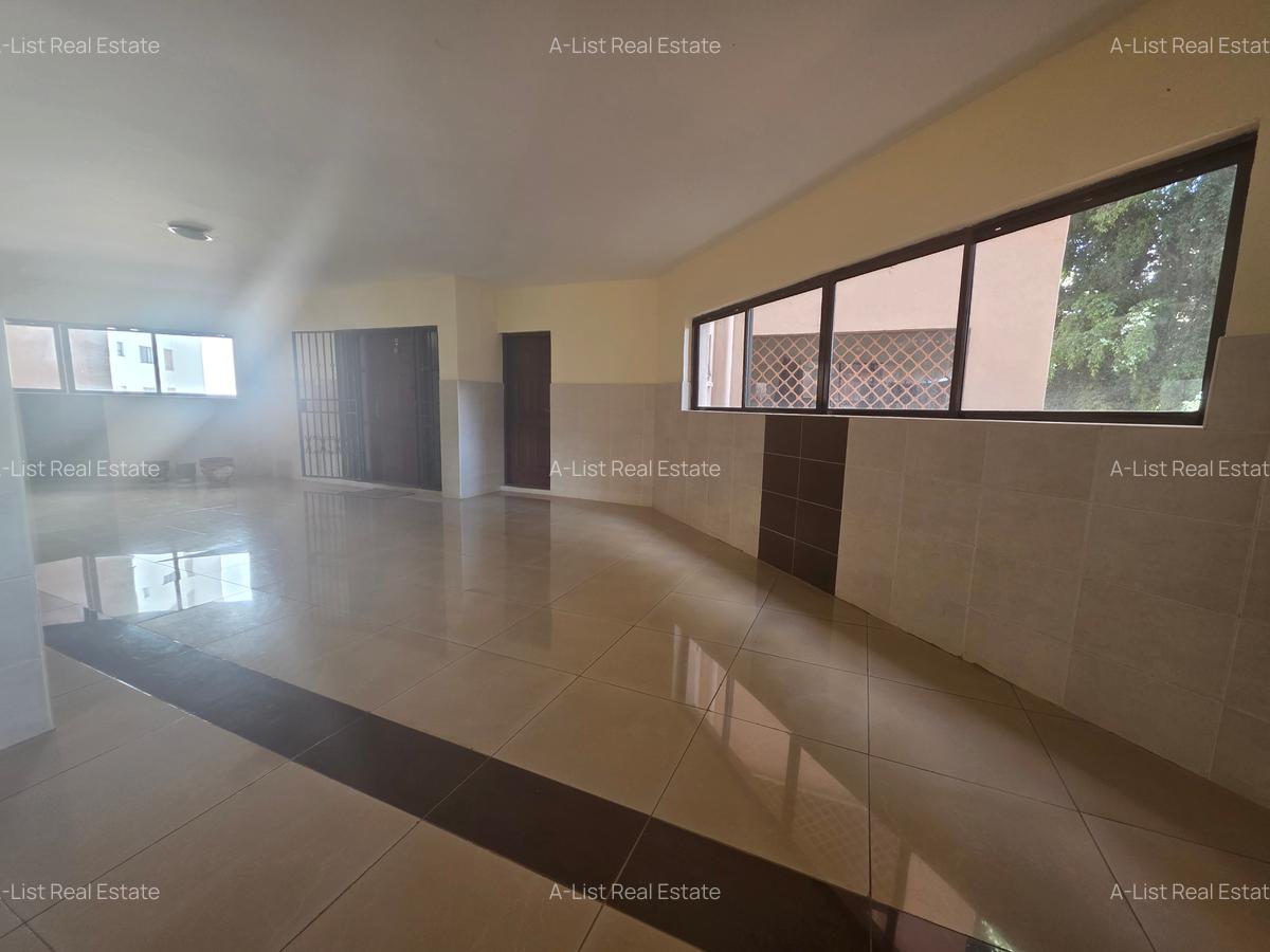 4 Bed Apartment with En Suite at Brookside Drive - 15