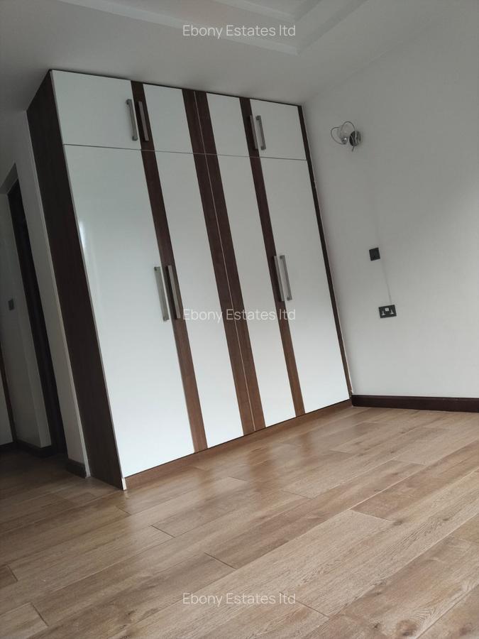 5 Bed Townhouse with En Suite in Lavington - 11