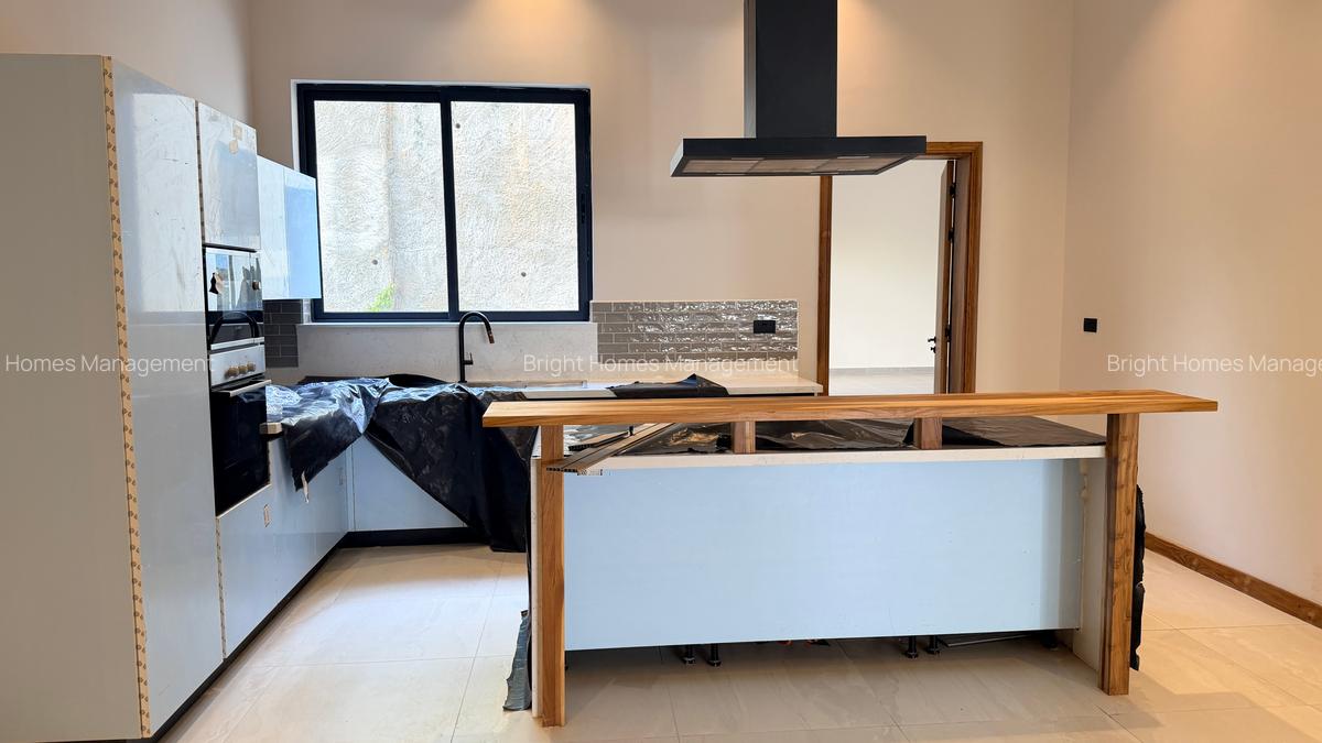 5 Bed Apartment with En Suite in Loresho - 10